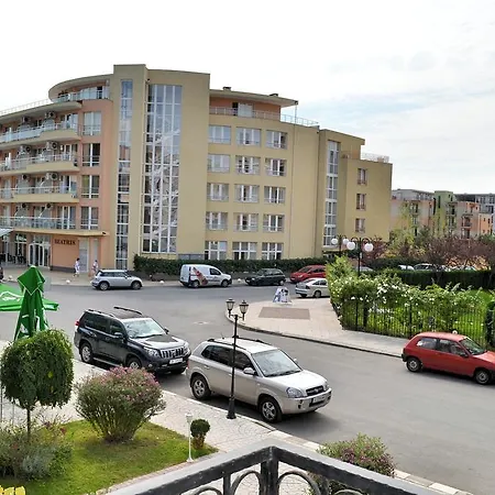Balkan Breeze 7 One Bedroom Eh Апартамент