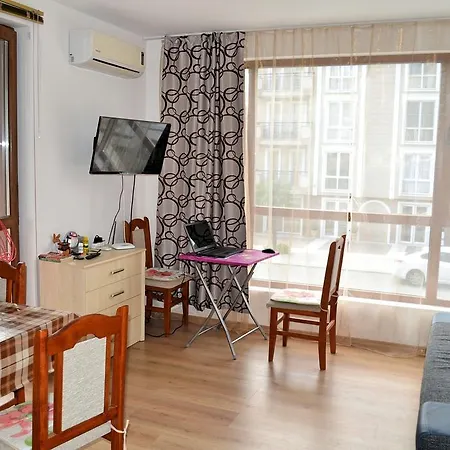 Balkan Breeze 7 One Bedroom Eh Апартамент *